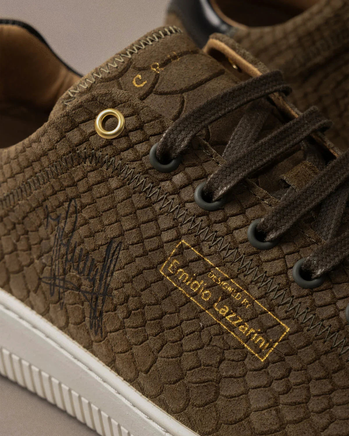 Joan Sneaker*